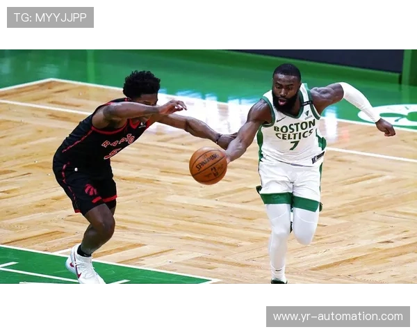 格兰特·威廉姆斯挡拆对位内线造错位 三分威胁胜上季